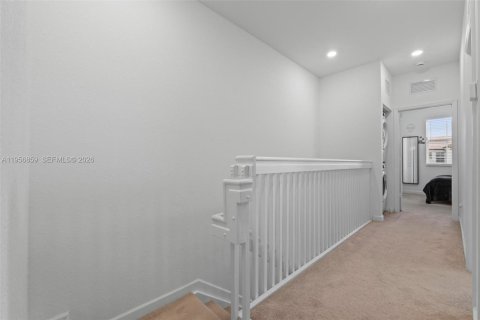 House in Miami, Florida 3 bedrooms, 143.53 sq.m. № 2010745 - photo 24