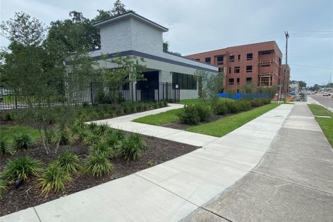 Commercial property in Tampa, Florida 183.39 sq.m. № 2131209