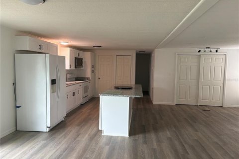 Снять в аренду квартиру в Лейкленд, Флорида 3 спальни, 124.86м2, № 2224322 - фото 15