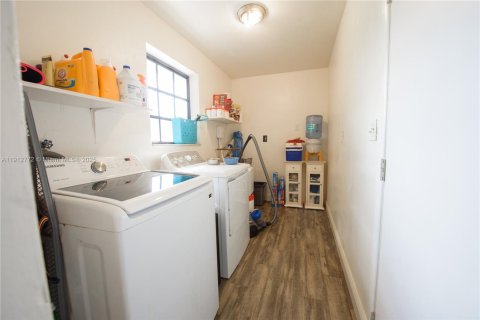 Casa en venta en Homestead, Florida, 3 dormitorios, 207.17 m2 № 1969806 - foto 9