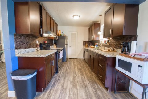 Casa en venta en Homestead, Florida, 3 dormitorios, 207.17 m2 № 1969806 - foto 7