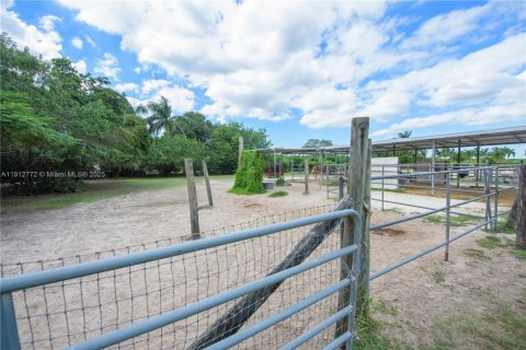 Casa en venta en Homestead, Florida, 3 dormitorios, 207.17 m2 № 1969806 - foto 24