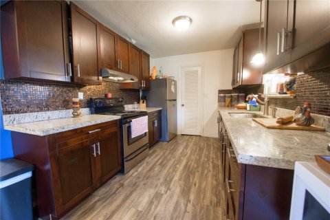 Casa en venta en Homestead, Florida, 3 dormitorios, 207.17 m2 № 1969806 - foto 8