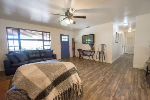 Casa en venta en Homestead, Florida, 3 dormitorios, 207.17 m2 № 1969806 - foto 5