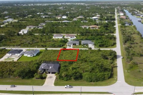 Land in Port Charlotte, Florida № 2158095