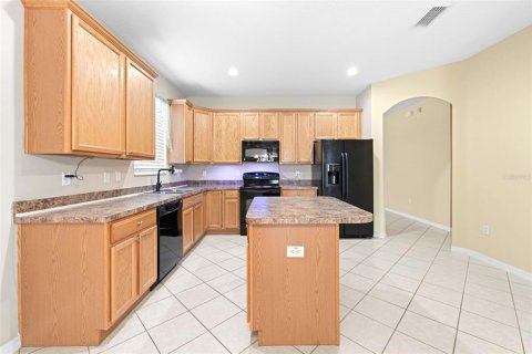 House in Spring Hill, Florida 4 bedrooms, 229.1 sq.m. № 2111961 - photo 12