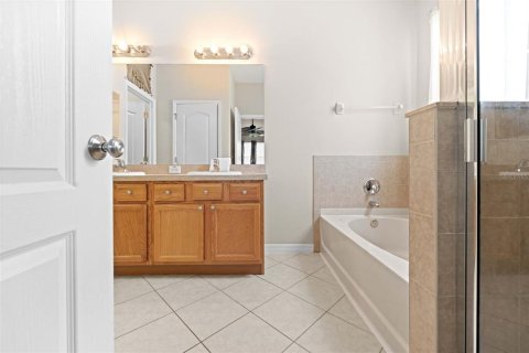 House in Spring Hill, Florida 4 bedrooms, 229.1 sq.m. № 2111961 - photo 27