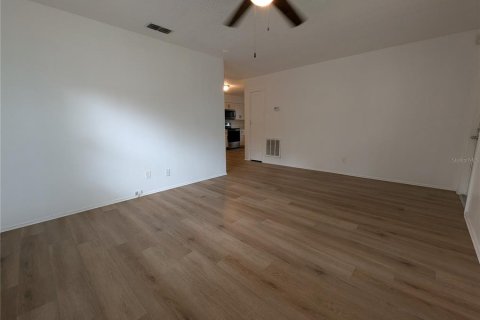 Casa en alquiler en Saint Petersburg, Florida, 3 dormitorios, 98.76 m2 № 1917933 - foto 6
