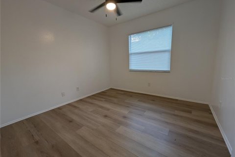 House in Saint Petersburg, Florida 3 bedrooms, 98.76 sq.m. № 1917933 - photo 15