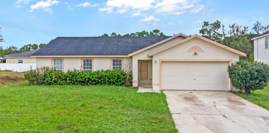House in Kissimmee, Florida 4 bedrooms, 170.29 sq.m. № 1915455