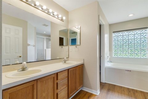 Casa en alquiler en Kissimmee, Florida, 4 dormitorios, 170.29 m2 № 1915455 - foto 9