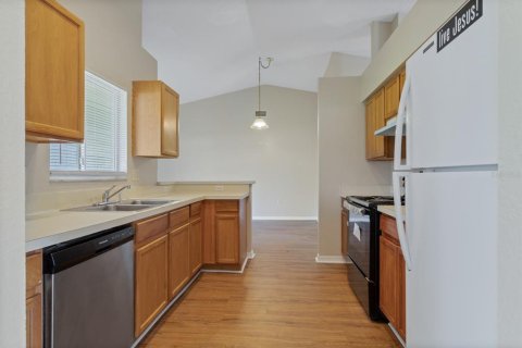 Casa en alquiler en Kissimmee, Florida, 4 dormitorios, 170.29 m2 № 1915455 - foto 23