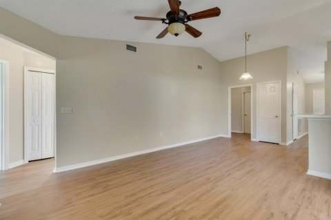 Casa en alquiler en Kissimmee, Florida, 4 dormitorios, 170.29 m2 № 1915455 - foto 19