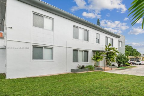 Condominio en alquiler en Miami Beach, Florida, 3 dormitorios, 104.05 m2 № 1925451 - foto 12