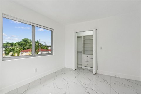 Condominio en alquiler en Miami Beach, Florida, 3 dormitorios, 104.05 m2 № 1925451 - foto 11