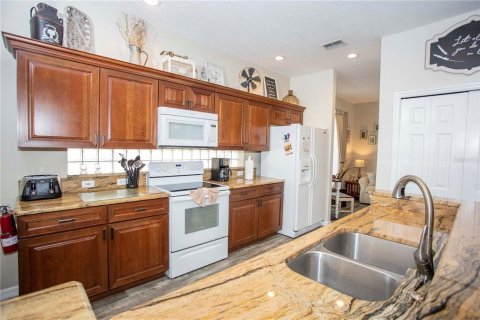House in Kissimmee, Florida 5 bedrooms, 241.92 sq.m. № 1873510 - photo 12