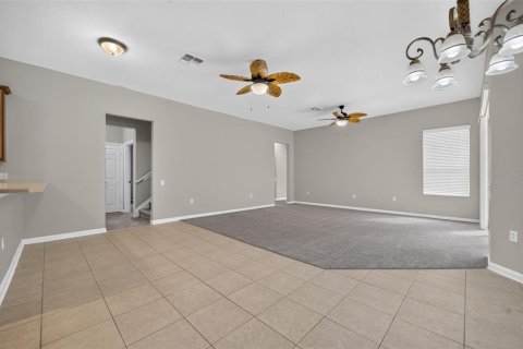 Villa ou maison à vendre à Kissimmee, Floride: 4 chambres, 310.39 m2 № 2400900 - photo 11