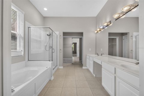 Villa ou maison à vendre à Kissimmee, Floride: 4 chambres, 310.39 m2 № 2400900 - photo 25