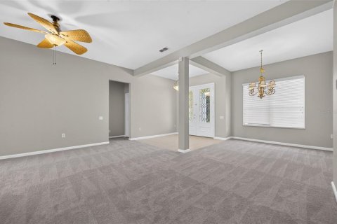 Villa ou maison à vendre à Kissimmee, Floride: 4 chambres, 310.39 m2 № 2400900 - photo 8
