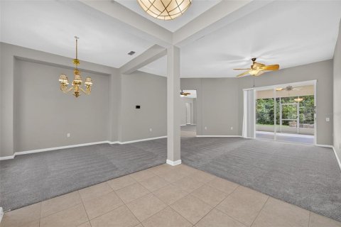 Villa ou maison à vendre à Kissimmee, Floride: 4 chambres, 310.39 m2 № 2400900 - photo 5