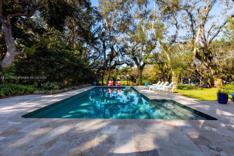 House in Coral Gables, Florida 6 bedrooms, 792.83 sq.m. № 1897968 - photo 25