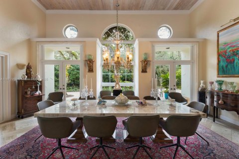 House in Coral Gables, Florida 6 bedrooms, 792.83 sq.m. № 1897968 - photo 7