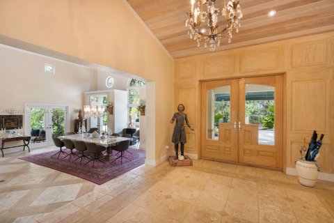 House in Coral Gables, Florida 6 bedrooms, 792.83 sq.m. № 1897968 - photo 2