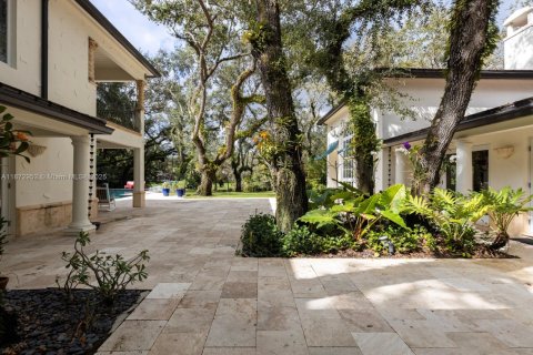 House in Coral Gables, Florida 6 bedrooms, 792.83 sq.m. № 1897968 - photo 30