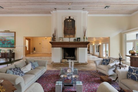 House in Coral Gables, Florida 6 bedrooms, 792.83 sq.m. № 1897968 - photo 4