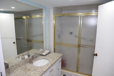 Купить кондоминиум в Майами, Флорида 3 спальни, 178.84м2, № 1933562 - фото 21