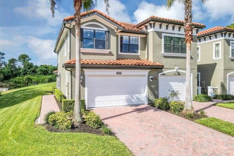 Townhouse in Winter Springs, Florida 3 bedrooms, 173.36 sq.m. № 1848167 - photo 1