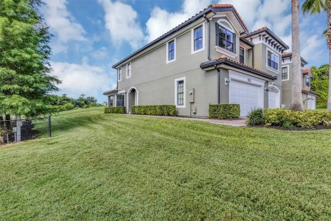 Townhouse in Winter Springs, Florida 3 bedrooms, 173.36 sq.m. № 1848167 - photo 12
