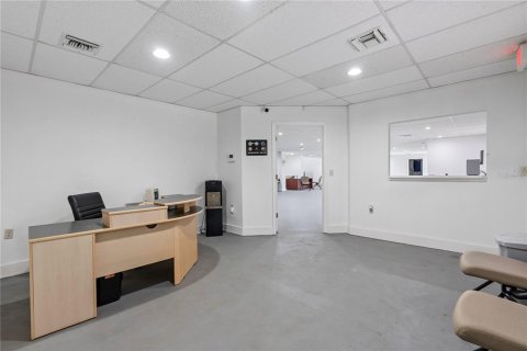 Propiedad comercial en venta en Tampa, Florida, 348.76 m2 № 1722553 - foto 20