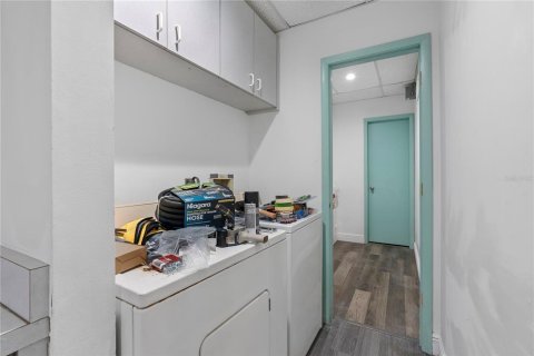 Propiedad comercial en venta en Tampa, Florida, 348.76 m2 № 1722553 - foto 2