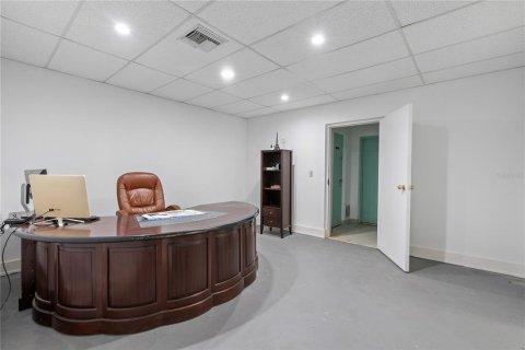 Propiedad comercial en venta en Tampa, Florida, 348.76 m2 № 1722553 - foto 25