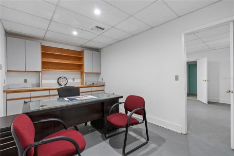 Propiedad comercial en venta en Tampa, Florida, 348.76 m2 № 1722553 - foto 23
