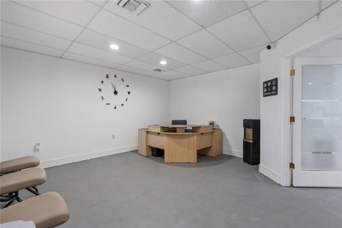 Propiedad comercial en venta en Tampa, Florida, 348.76 m2 № 1722553 - foto 17