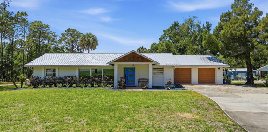 House in Lady Lake, Florida 4 bedrooms, 204.76 sq.m. № 2132152