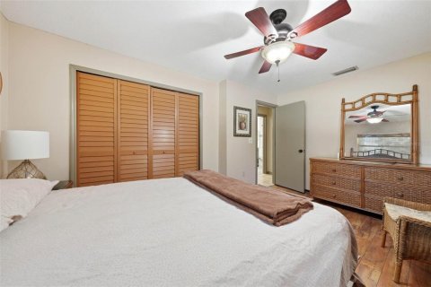 House in Lady Lake, Florida 4 bedrooms, 204.76 sq.m. № 2132152 - photo 28