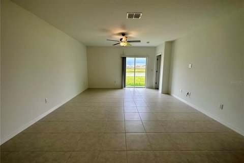 Villa ou maison à louer à San Antonio, Floride: 5 chambres, 221.94 m2 № 2107445 - photo 11