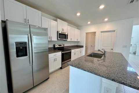 Villa ou maison à louer à San Antonio, Floride: 5 chambres, 221.94 m2 № 2107445 - photo 10
