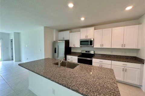 Villa ou maison à louer à San Antonio, Floride: 5 chambres, 221.94 m2 № 2107445 - photo 6