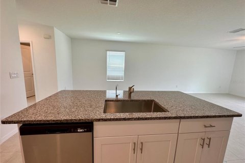 Villa ou maison à louer à San Antonio, Floride: 5 chambres, 221.94 m2 № 2107445 - photo 7
