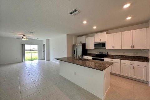 Villa ou maison à louer à San Antonio, Floride: 5 chambres, 221.94 m2 № 2107445 - photo 4