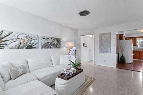 Villa ou maison à vendre à Gulfport, Floride: 4 chambres, 190.82 m2 № 1547815 - photo 6