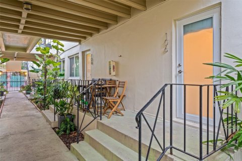 Copropriété à louer à Miami Beach, Floride: 1 chambre, 49.7 m2 № 1957188 - photo 1