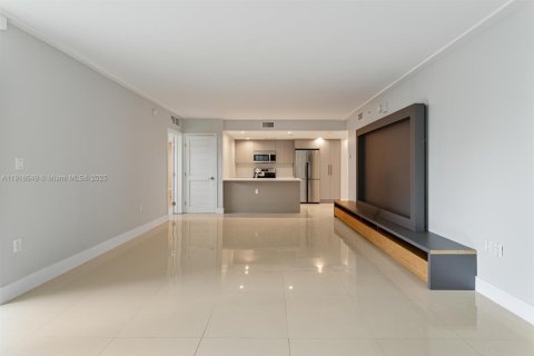 Купить кондоминиум в Бей-Харбор-Айлендс, Флорида 3 спальни, 183.2м2, № 1973850 - фото 4