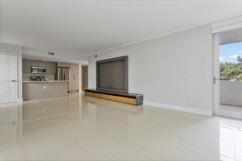 Купить кондоминиум в Бей-Харбор-Айлендс, Флорида 3 спальни, 183.2м2, № 1973850 - фото 3