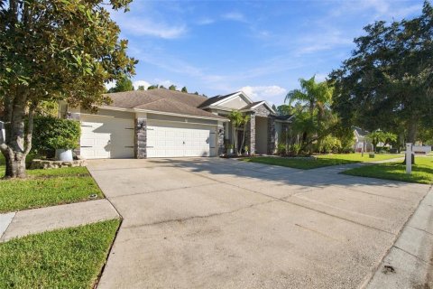 Villa ou maison à vendre à Wesley Chapel, Floride: 4 chambres, 286.14 m2 № 2418712 - photo 3