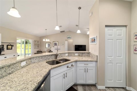 House in Ocala, Florida 3 bedrooms, 130.53 sq.m. № 1902216 - photo 11